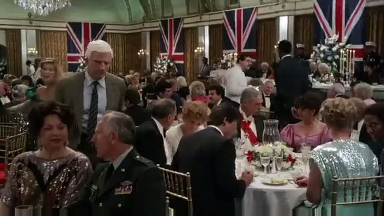 Die nackte Kanone - Part 11