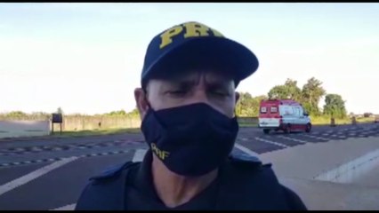 Passageiros de Kombi abordada pela PRF, participam de palestra  sobre educação no trânsito