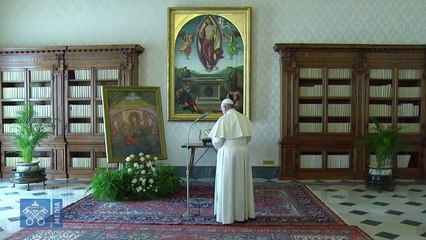 Скачать видео: Preghiera di Papa Francesco a Maria Salute degli Infermi per vincere il Coronavirus