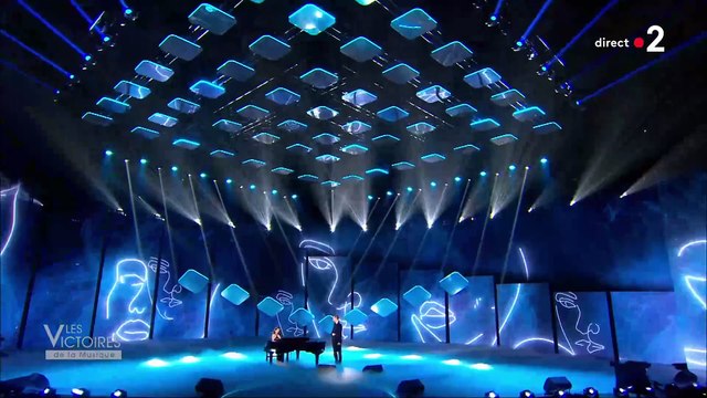 Grand Corps Malade et Camille Lellouche chantent Mais je t'aime aux Victoires de la Musique 2021