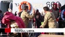 شاهد: إنقاذ 240 مهاجرا غير شرعي من الغرق قبالة سواحل ليبيا