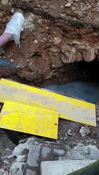 Los vecinos y comerciantes de Imeldo Serís se quejan del retraso de la obra, el mal olor y las ratas
