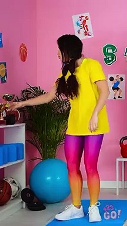 HOW TO LOOK GOOD AT THE GYM! #Shorts #Hacks #Handmade​​ #Story​​ #123GO #clothes