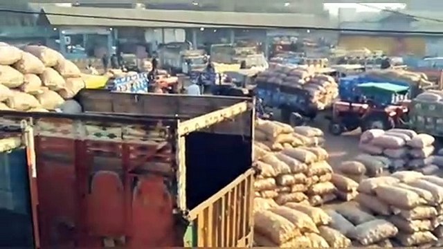 मंडी में आलू प्याज लहसुन की बंपर आवक लगा जाम