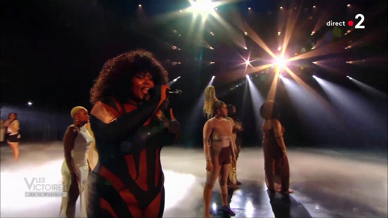 Victoires de la musique - La prestation et la tenue dYseult divisent fortement les internautes hier soir sur les réseaux sociaux