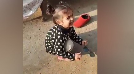 पति के पास जाने के लिए फूट-फूटकर रोई मासूम बच्ची, यूजर्स दबाकर शेयर कर रहे हैं Video