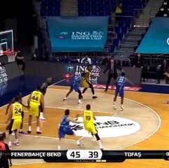 La passe géniale de Nando De Colo
