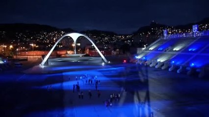 El sambódromo de Río se ilumina en homenaje a las víctimas de la COVID-19