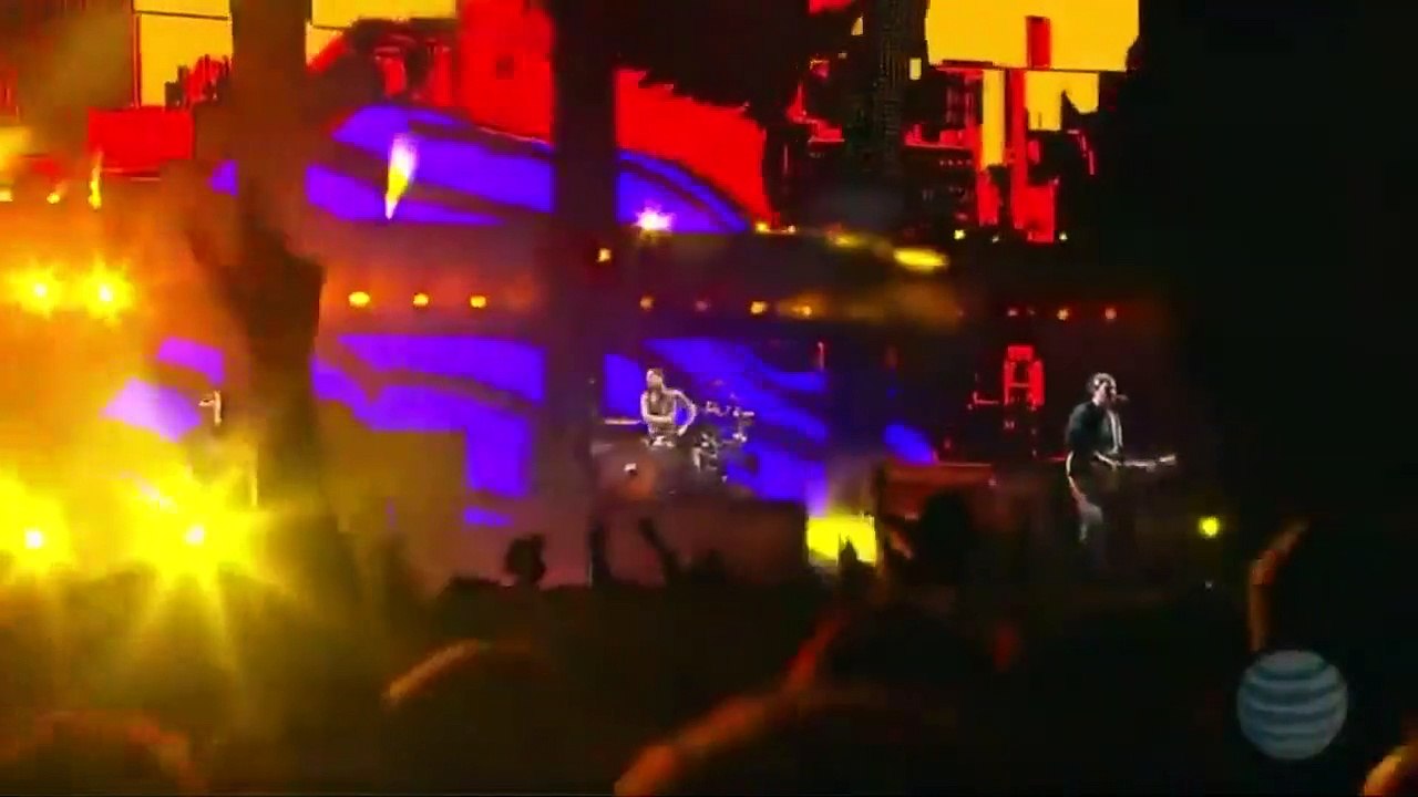 Blink 182 - All The Small Things Live