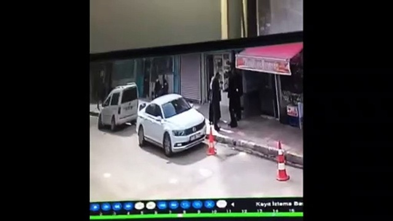 Nusaybin'de İş Adamına Saldırı anı güvenlik kamerasında