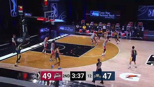 Kenyon Martin Jr. slams it home