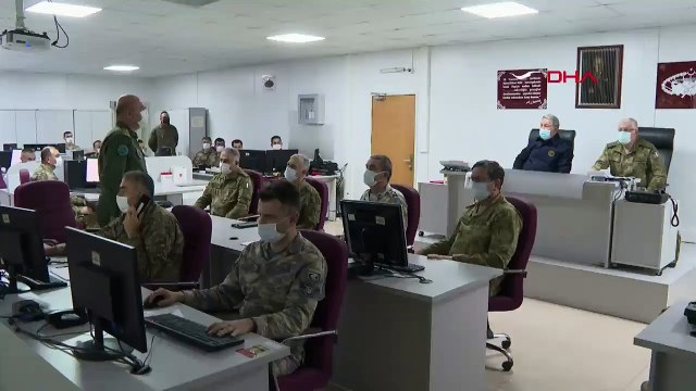 Bakan Akar acı haberi böyle duyurdu: 'PKK'nın kalleş yüzü bir kez daha görüldü'