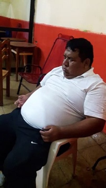 Gordo roncando como un motor