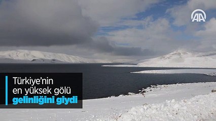 Türkiye'nin en yüksek gölü gelinliğini giydi