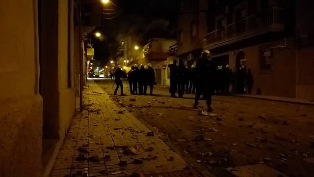 Los disturbios que se han producido este sábado en protesta por la agresión el pasado viernes de los dos agentes fuera de servicio se han saldado con 13 detenidos