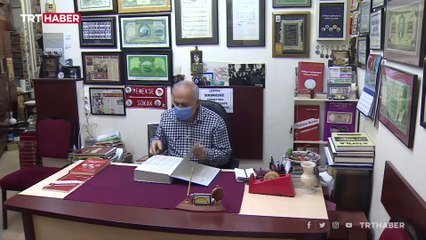 64 yıllık koleksiyonla geçmişte yolculuğa çıkarıyor