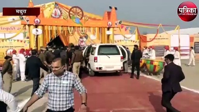 मुख्यमंत्री के काफ़िले को सपा कार्यकर्ता ने दिखाए काले झंडे ,आधा दर्जन हिरासत में