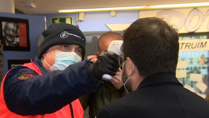 Pere Aragonès llega al colegio electoral para votar