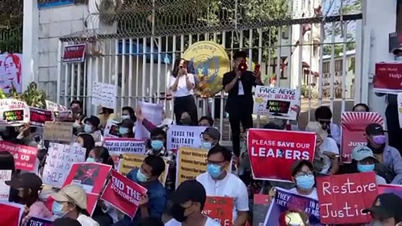 Myanmar: tausende gegen militärjunta auf der straße