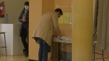 Roger Torrent vota en Sarriá de Ter y lanza un mensaje de 