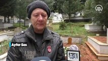 Koronavirüsten hayatını kaybeden eşinin mezarını her gün ziyaret ediyor