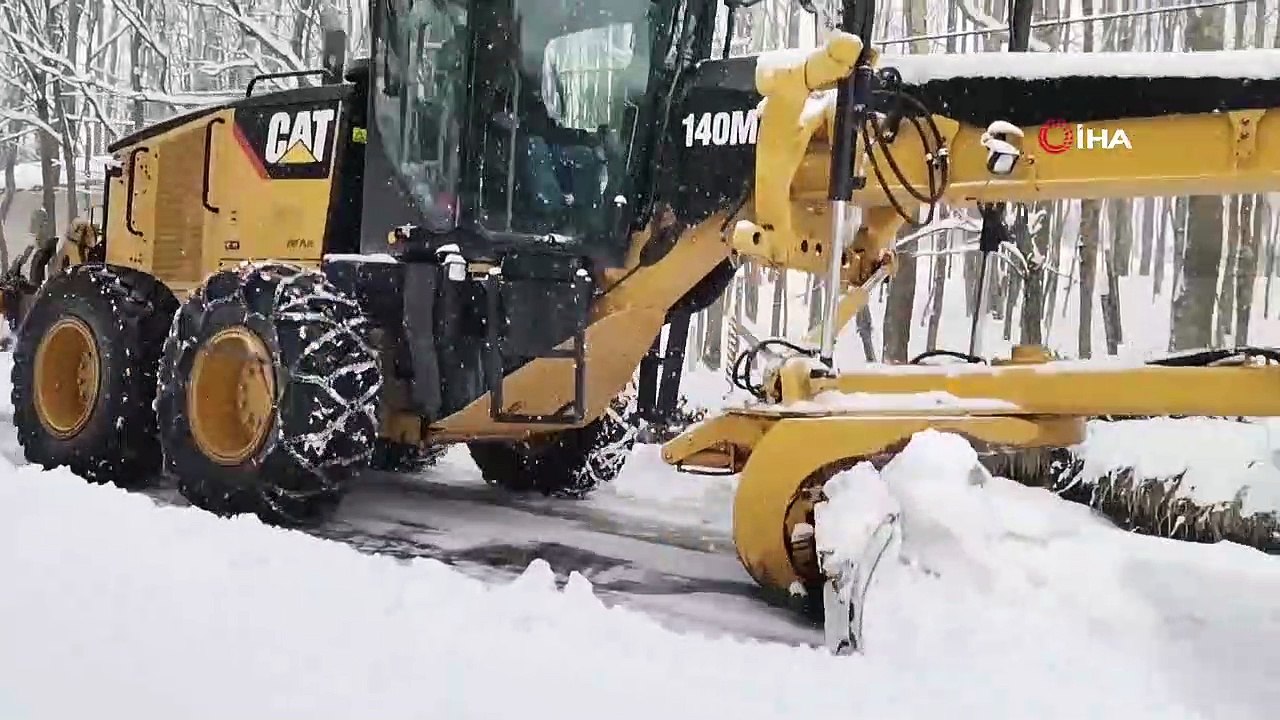 Kapanan dağ mahallelerinin yolları açıldı