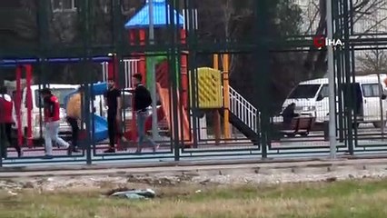 Gençler kısıtlamayı hiçe sayıyor