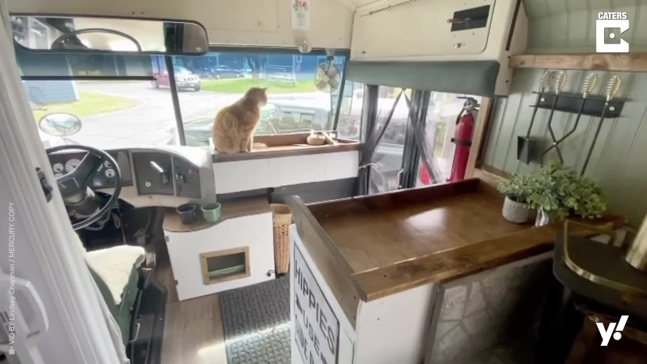 Aus einem altem Schulbus wird ein gemütlicher Wohnwagen