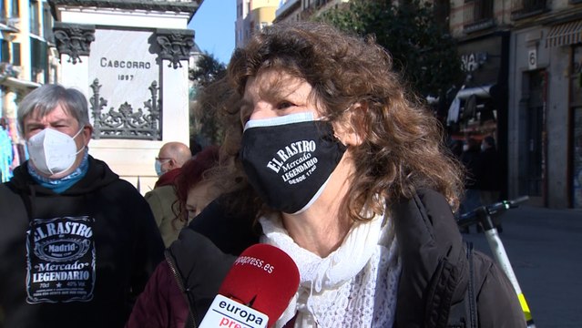 Los comerciantes de El Rastro aseguran vivir una situación muy difícil