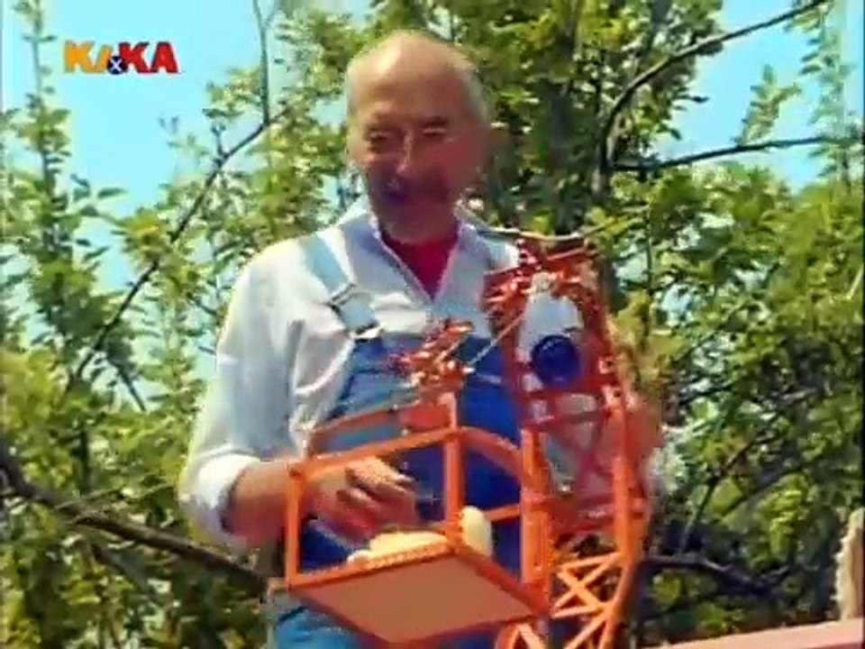 Löwenzahn-Brücken Peter will über den Bach Deutsch