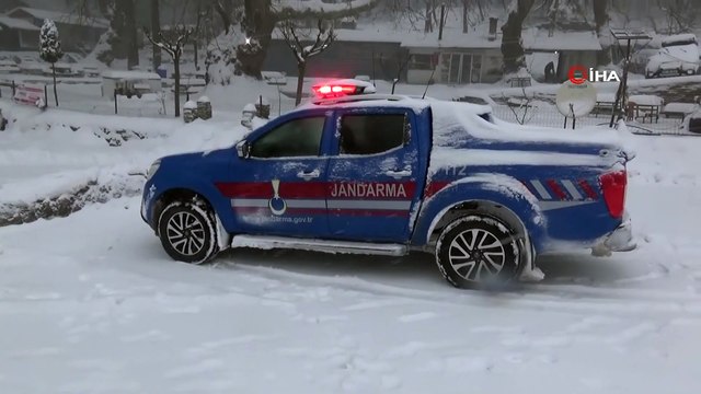 Kazdağları’nda Kar Çilesi... Onlarca Araç Mahsur Kaldı