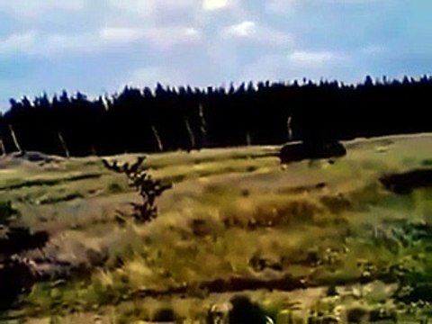 Террористы ополченцы стреляют из установок ГРАД сразу в две разные стороны по укропам и жителям