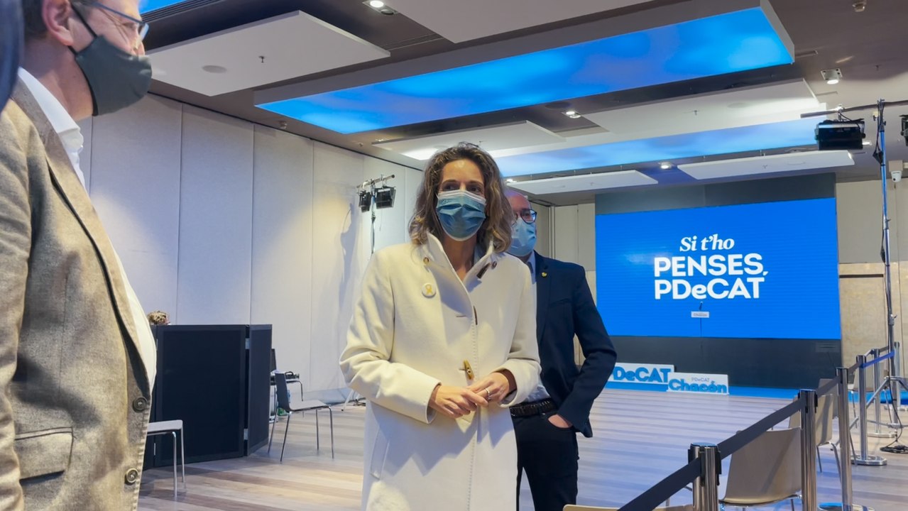 La candidata del PDeCAT llega a la sede electoral