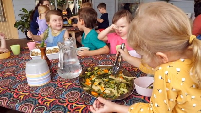 Nutrition experts pushing plan for school-made lunches