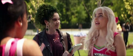 Zombies 2 Lacey fragmentos en español oficial