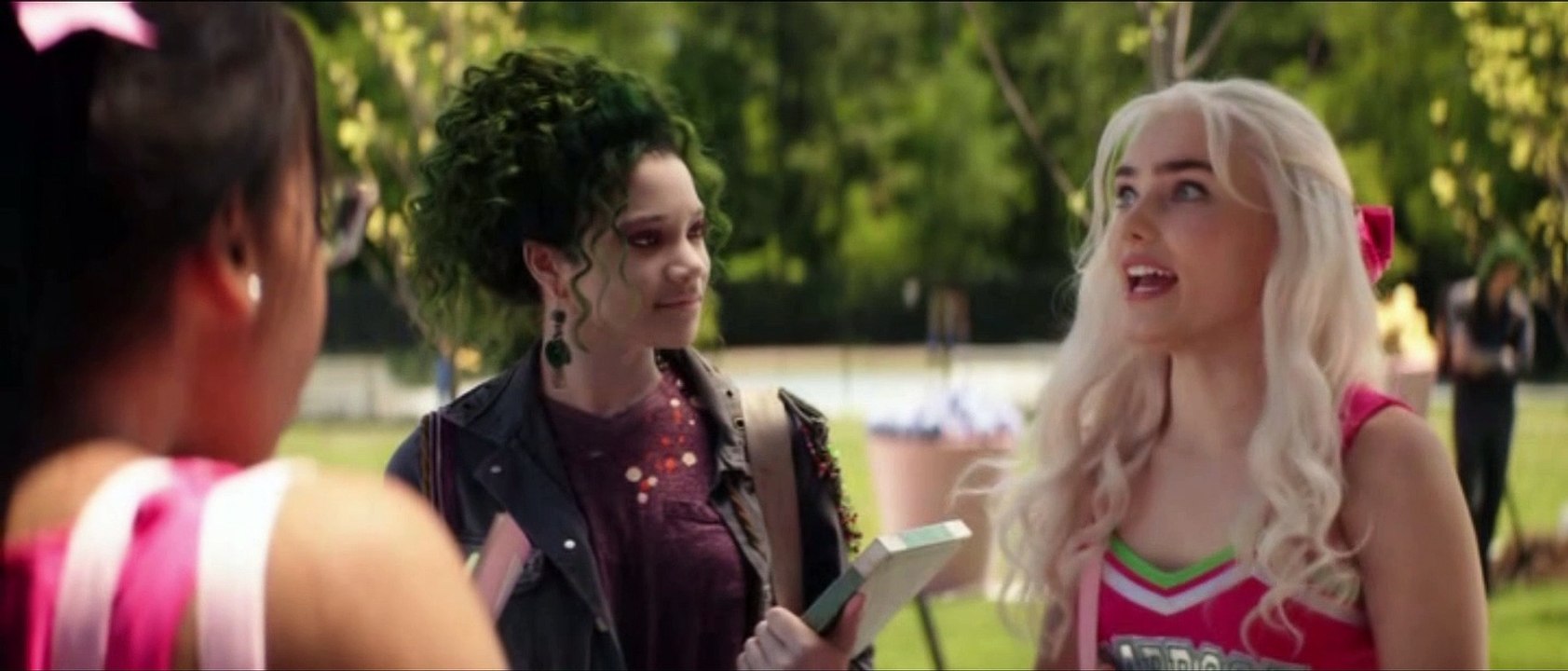 Zombies 2 Lacey fragmentos en español oficial