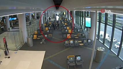 PKK/KCK üyeliğinden kaydı bulunan kadın kardeşinin pasaportuyla yurtdışına kaçmak isterken yakalandı