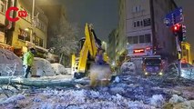 İstanbul'da kar yağışı: Bazı bölgelerde ağaçlar devrildi