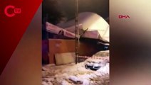 Eyüpsultan'da lisenin kapalı spor salonu çatısı çöktü, 6 araç altında kaldı