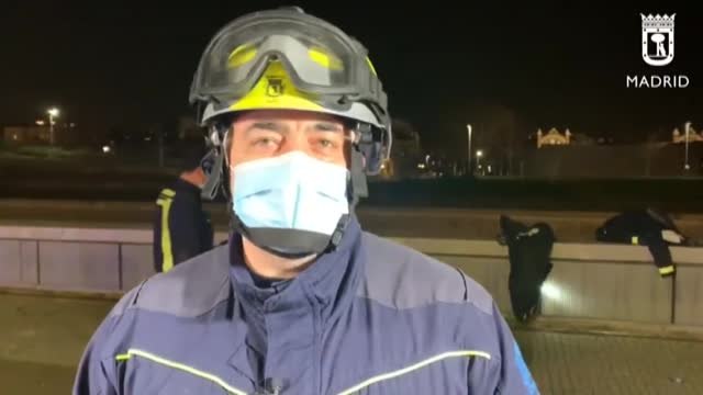 Cae accidentalmente al río Manzanares un hombre de 35 años