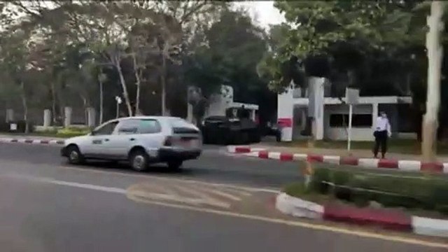 Мьянма: танки в городе