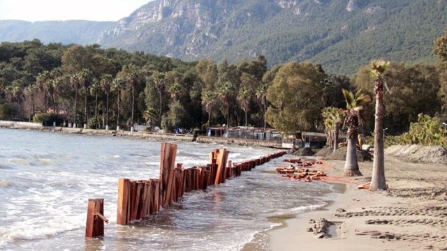 Sahil kumlarına ‘Çin seddi’ gibi önlem