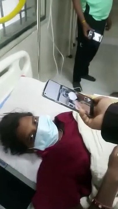 स्वास्थ्य मंत्री ने वीडियो कॉल से जाने जिला अस्पताल के मरीजों के हाल