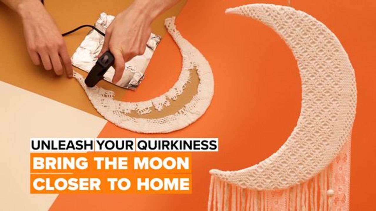 Dreamy home decor: Laced moon hanger