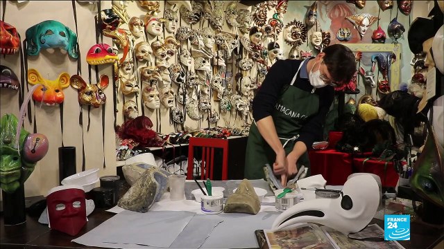 Venice carnival: Empty streets and canals as city celebrates annual event