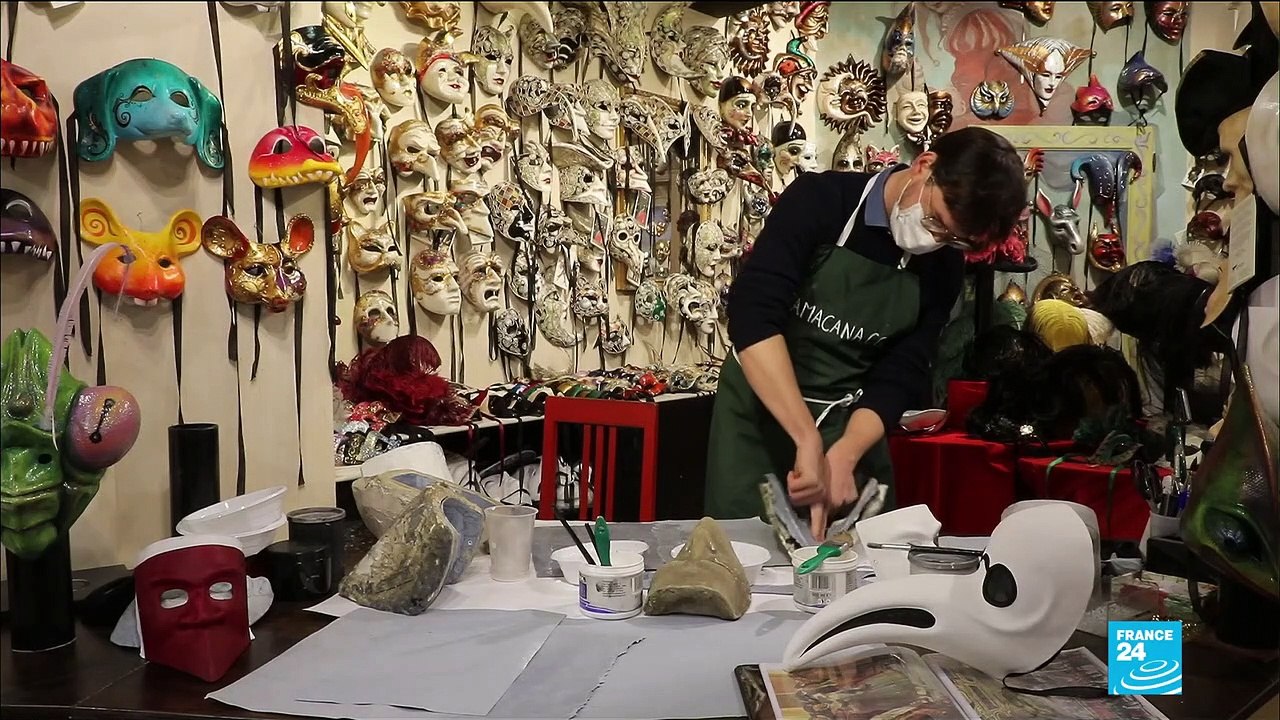 Venice carnival: Empty streets and canals as city celebrates annual event