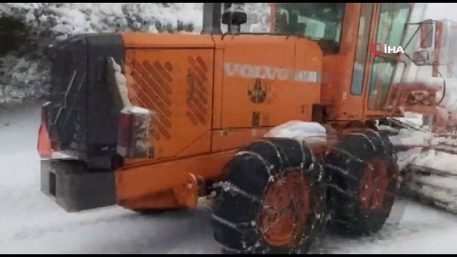 Kastamonu-Bartın karayolu kar yağışı nedeniyle ulaşıma kapandı