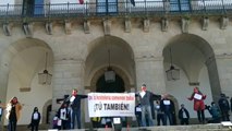 Hosteleros de Cáceres protestan frente a Ayuntamiento para pedir indemnizaciones