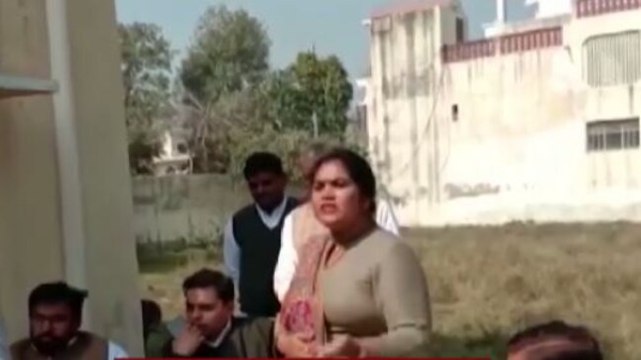 Watch: Haryana Congress leader asks party workers to give cash, liquor to protesting farmers