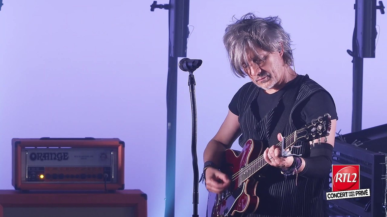 Indochine : "Un singe en hiver" (Concert Très Très Privé RTL2)